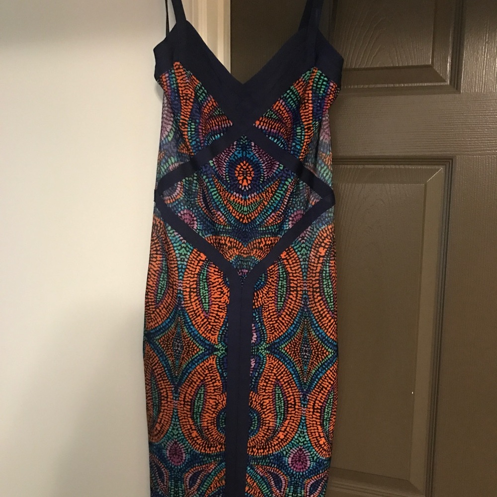 BEBE Pattern bandage dress ✨✨✨ - Picture 2 of 6